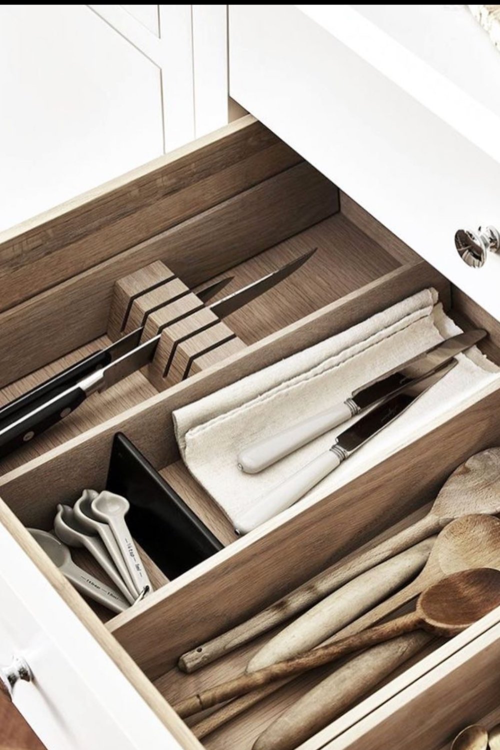 Wooden Knife Block Secures Blades in Drawer