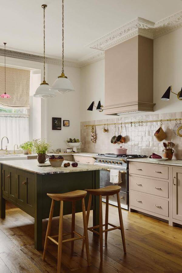 Ornate crown molding kitchen from @emma__ainscough showcasing grandmacore kitchen ideas with beige walls and classic details.
