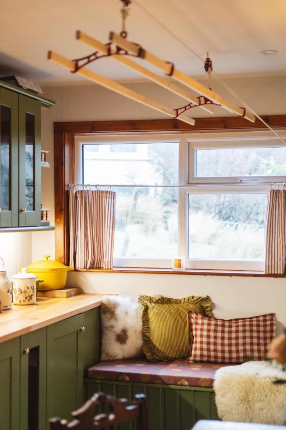 Ceiling-Mounted Clothes Airer for Compact Kitchens