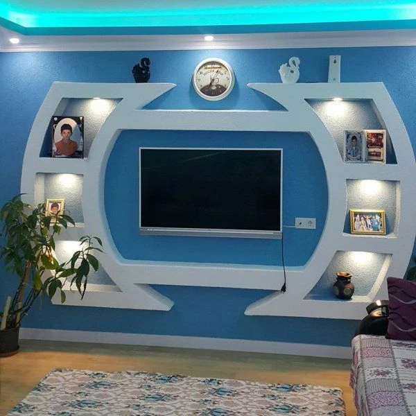 Curved Recess Frames TV With Integrated Display Niches